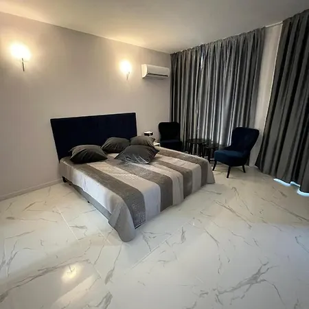 Gia Waterfront Apartment