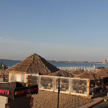 Gia Waterfront شقة